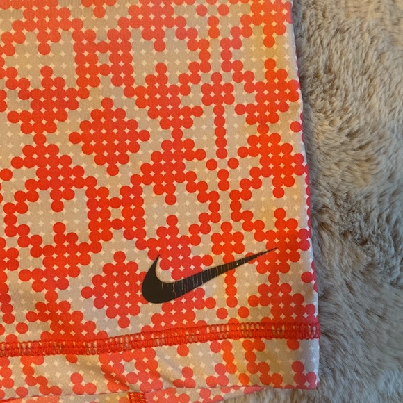 Pink Patterned Nike Pro - Picture 3 of 4